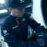 オートバックス車検作業_01